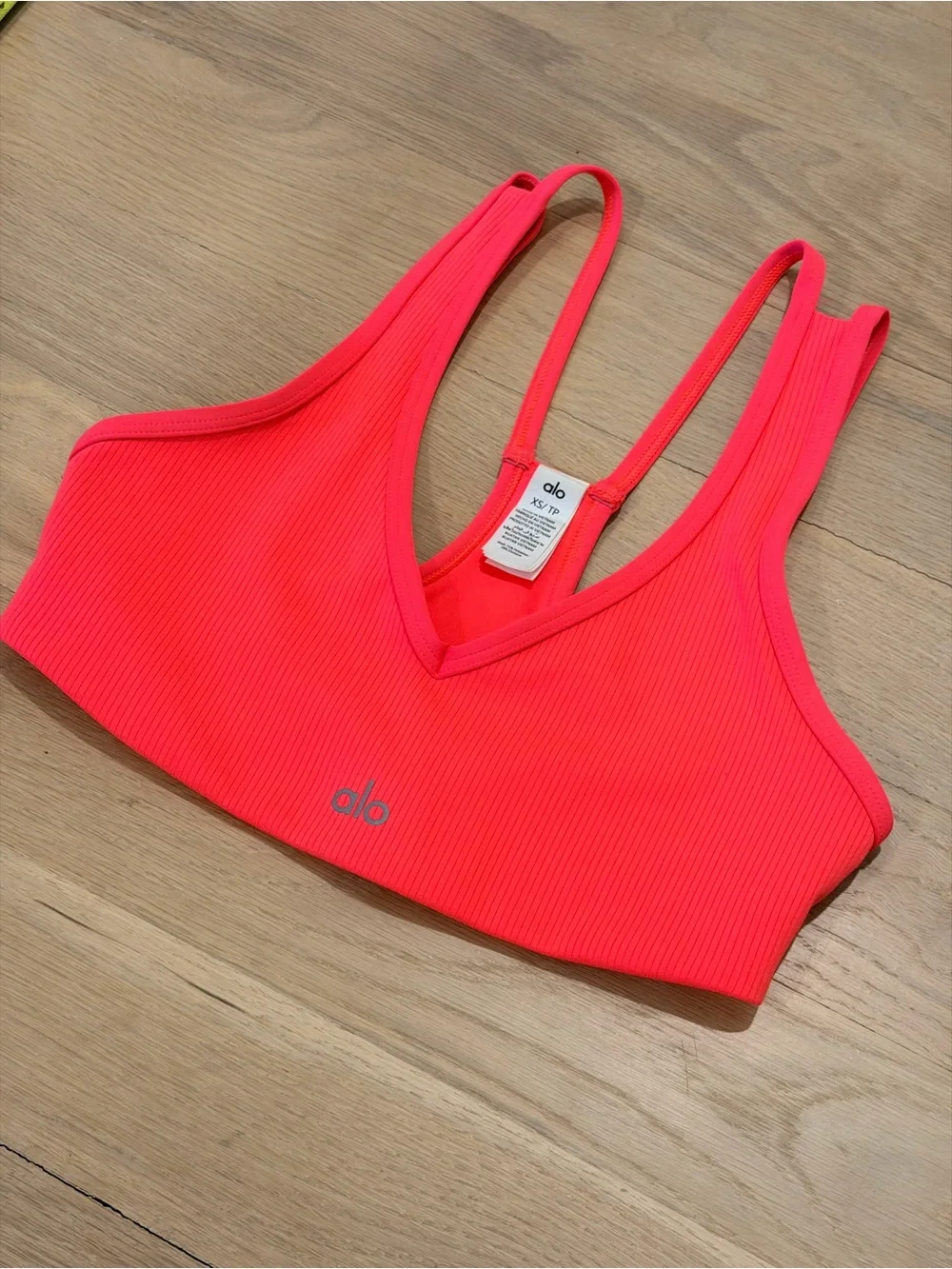 Alo Yoga Airlift Ribbed Jump Start V-Neck Bra in Fluorescent Pink Coral, size XS